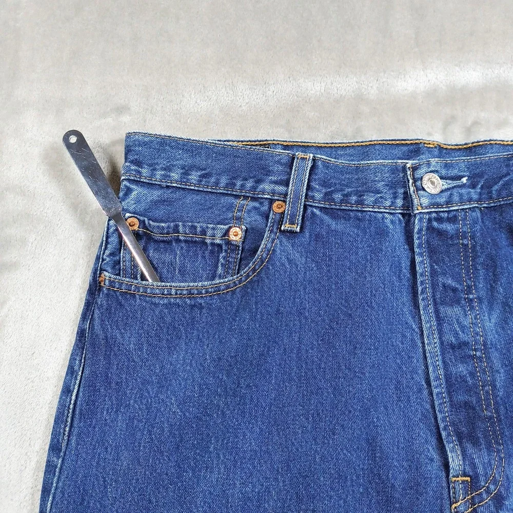 Vintage Levis 501 Jeans Mens 35x30.5 Straight Leg Classic‎ Denim Button Fly Y2K